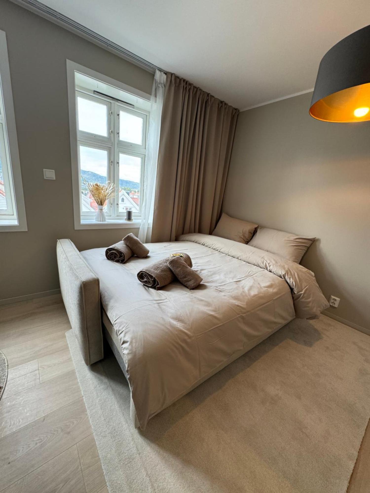Leilighet I Bergens Vakreste Gate - Nydelig Utsikt Over Innseilingen Til Bergen! ภายนอก รูปภาพ
