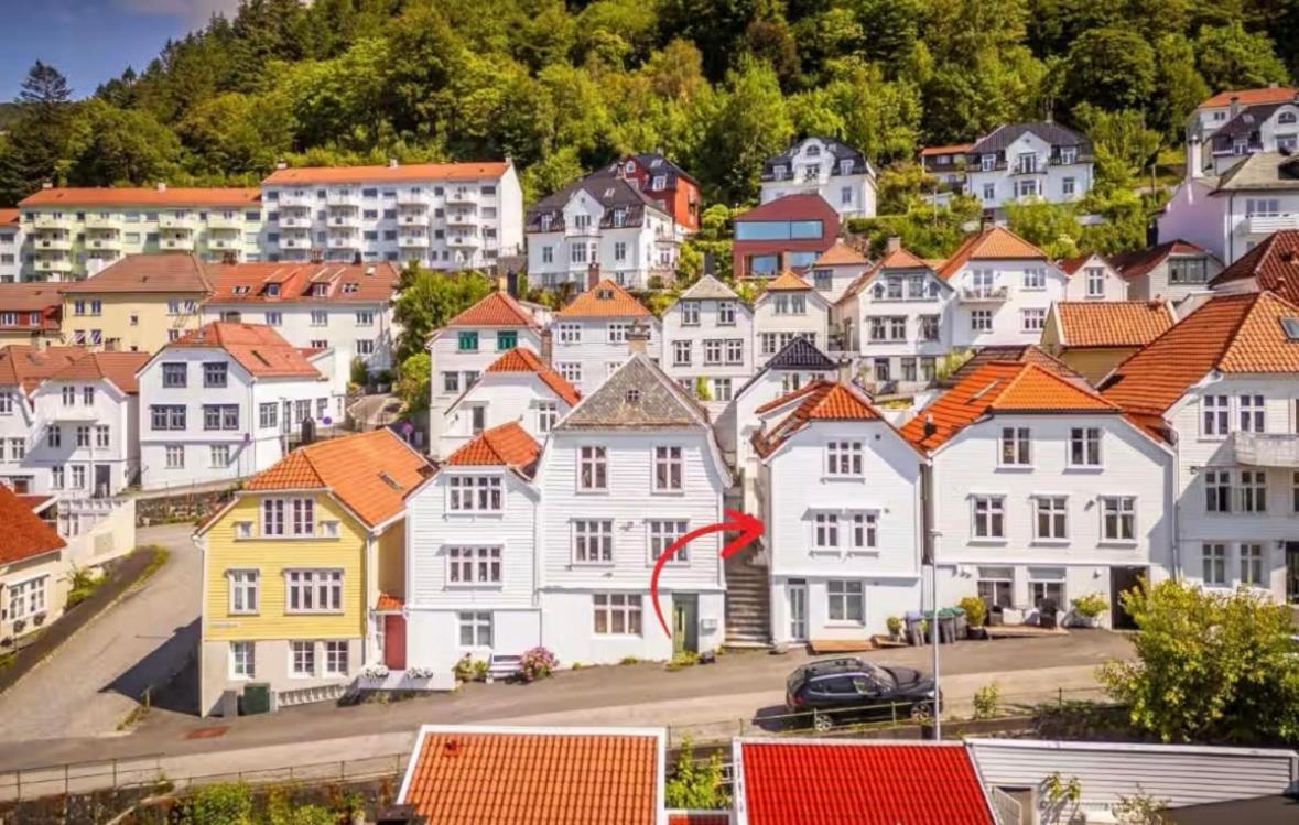 Leilighet I Bergens Vakreste Gate - Nydelig Utsikt Over Innseilingen Til Bergen! ภายนอก รูปภาพ